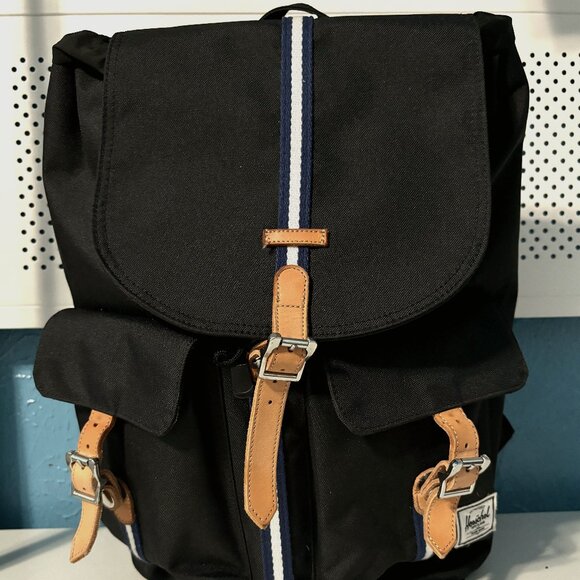 Herschel Supply Company Other - Herschel Dawson Backpack in Black (Gently Used)